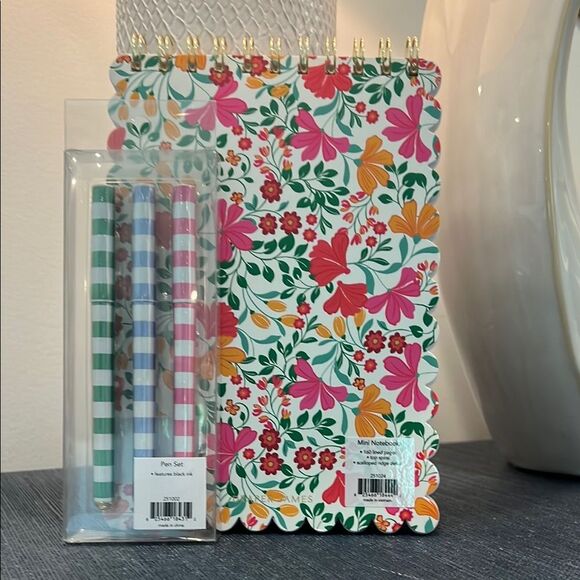 NWT Draper James Coneflower Notebook and Pen Set - Picture 5 of 5